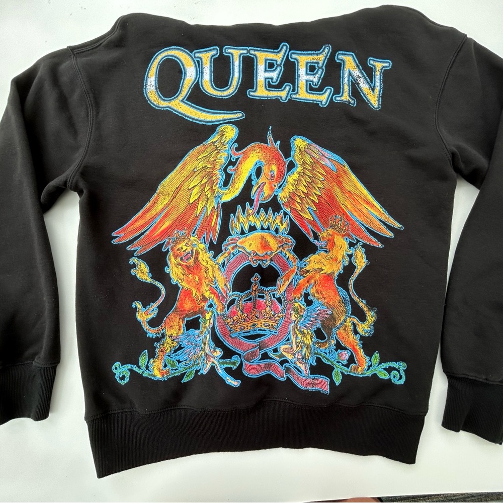 Queen Black Hoodie with  beautiful Graphic Design on back.